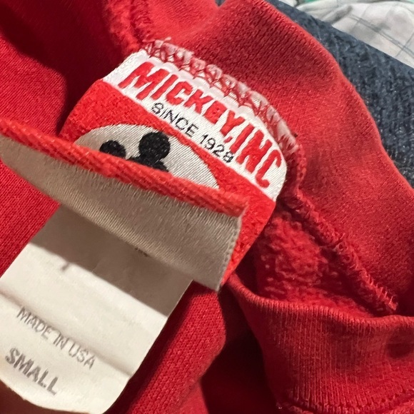 Vintage 1990s Mickey Mouse Disney Land Red Cartoon Graphic 90s Sweatshirt - Picture 8 of 9